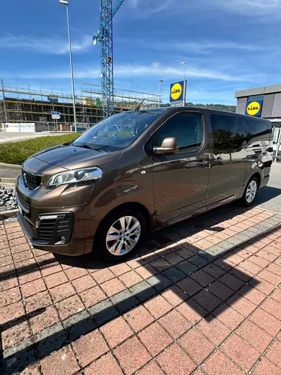 Peugeot Traveller 2.0 BlueHDi 180 — Monospace familial LONG, automatique, équipé premium — Außenansicht