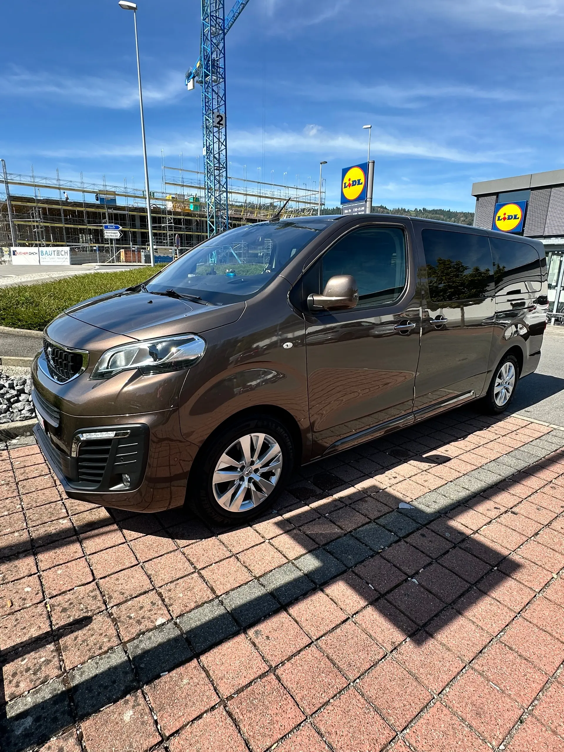Peugeot Traveller 2017 occasion Kussnacht am Rigi — 1