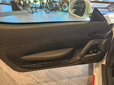 Artega GT 3.6 V6 DSG — Coupé sportif collector en état impeccable, 13500 km — Miniatur 25