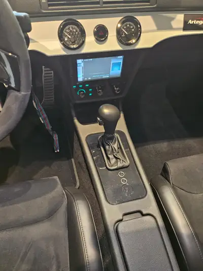 Artega GT 3.6 V6 DSG — Coupé sportif collector en état impeccable, 13500 km — Miniatur 28