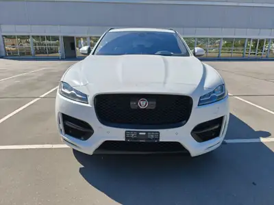 Jaguar F-PACE 2.0 T 250 R-Sport AWD — SUV dynamique, propulsion intégrale, entretien maîtrisé — intérieur