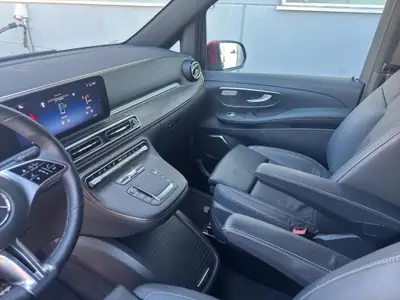 Mercedes-Benz V 250 d Avantgarde — Van 7 places, motorisation diesel performante — Miniature 20