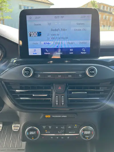 Ford Focus 1.0 SCTi ST Line — Berline dynamique, roues hiver incluses, garantie 12 mois — Miniatura 8