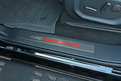 Ford F-150 Raptor SuperCab — Le pickup de légende américain, 455 ch et 4x4 intégral — Miniature 17