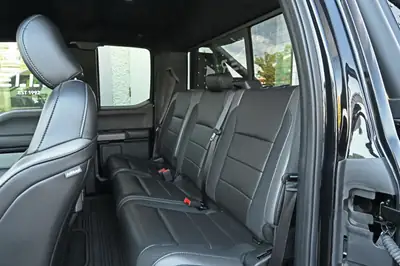 Ford F-150 Raptor SuperCab — Le pickup de légende américain, 455 ch et 4x4 intégral — Miniature 18
