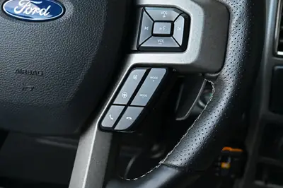 Ford F-150 Raptor SuperCab — Le pickup de légende américain, 455 ch et 4x4 intégral — Miniature 28