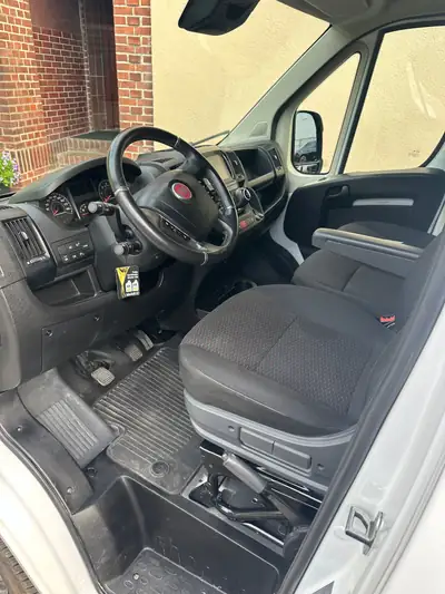 Fiat Ducato 2.2 Swiss Edition — Utilitaire polyvalent diesel, 62 000 km seulement — detail