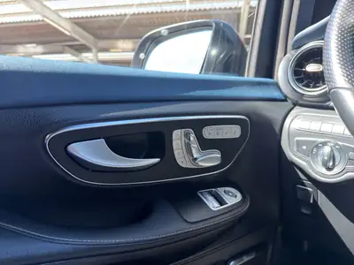 Mercedes-Benz EQV 300 Long — Monospace électrique 7 places, 114 000 km — Miniatur 21