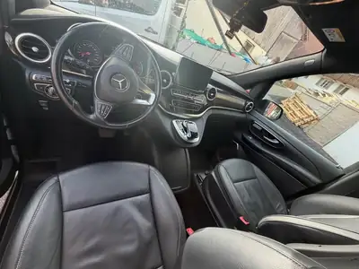 Mercedes-Benz V 250 d BlueTec — 7 places, 4matic, spacieux et économe — rear view