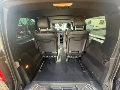 Mercedes-Benz V 250 d BlueTec — 7 places, 4matic, spacieux et économe — side view
