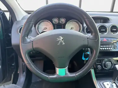 Peugeot 308 SW — Break automatique bien entretenu, contrôle technique frais — Miniatura 9