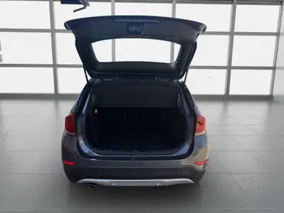 BMW X1 xDrive 20d Steptronic — SUV compact fiable, diesel économique — Miniatura 16