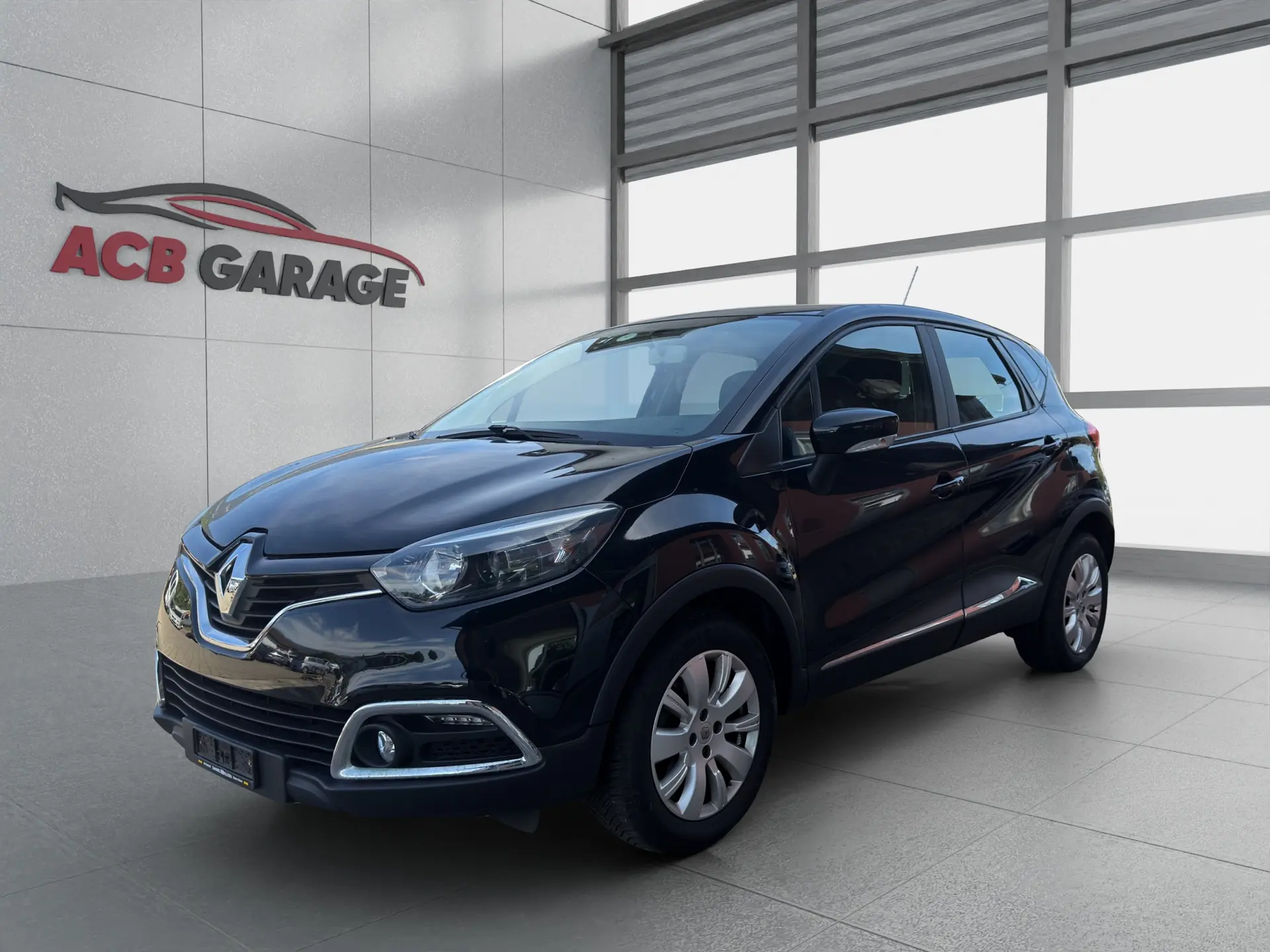 Renault Captur 1.2 T Helly Hansen — SUV compact fiable, sans accident, entretien à jour