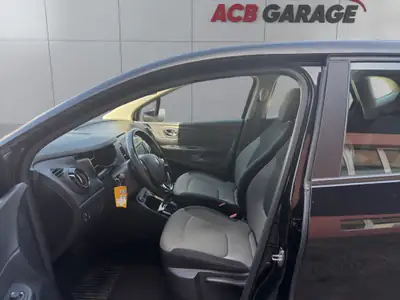 Renault Captur 1.2 T Helly Hansen — SUV compact fiable, sans accident, entretien à jour — Miniatur 8