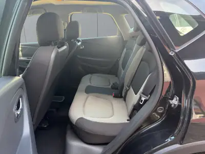 Renault Captur 1.2 T Helly Hansen — SUV compact fiable, sans accident, entretien à jour — Miniatur 12