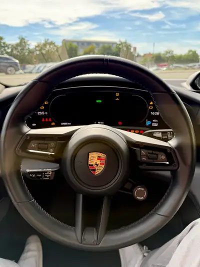 Porsche Taycan Turbo S 2023 — Berline électrique haute performance, 39'000 km — Miniatura 7