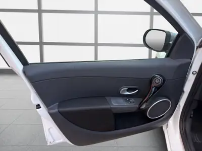 Renault Clio 1.6 16V 20th Edition — Automatique fiable, entretien à jour — Miniatura 11