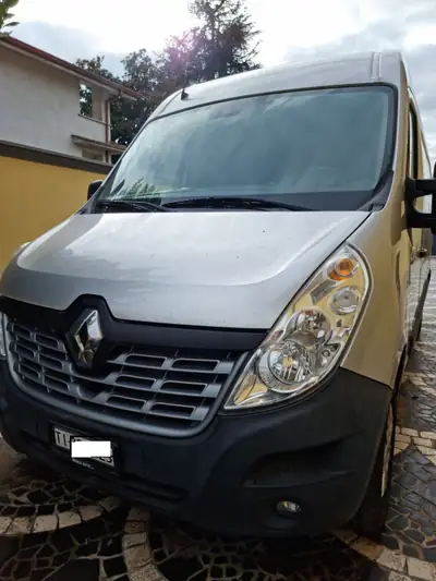 Renault Master 2.3 dCi 170 TwinTurbo — Utilitaire robuste, très peu kilométré — vue extérieure