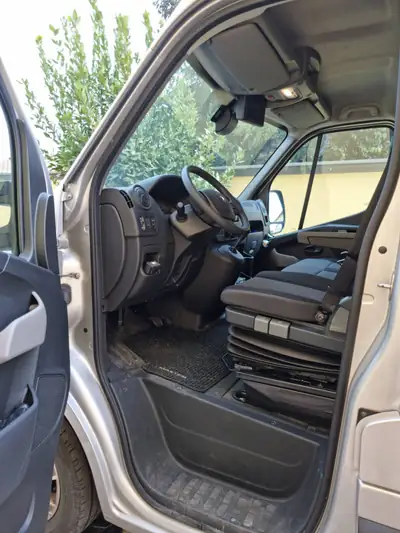 Renault Master 2.3 dCi 170 TwinTurbo — Utilitaire robuste, très peu kilométré — côté