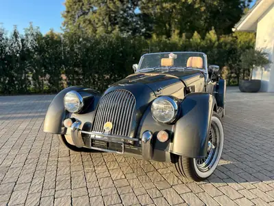Morgan PLUS 4 4-Seater — Roadster britannique authentique, 13 000 km seulement — vista esterna