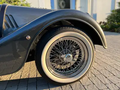 Morgan PLUS 4 4-Seater — Roadster britannique authentique, 13 000 km seulement — dettaglio