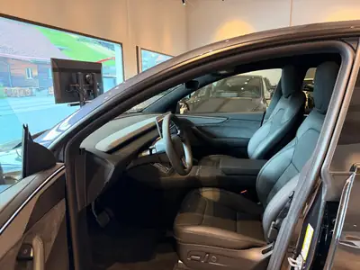 Tesla Model Y Long Range Premium AWD — SUV électrique haute performance, quasi neuf — Miniatura 12