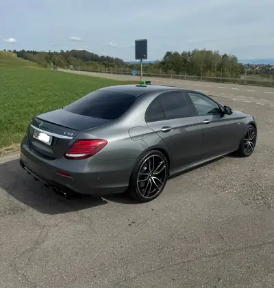 Mercedes-Benz E 53 AMG 4Matic+ — Berline sportive 457 ch, très peu kilométrée — tableau de bord