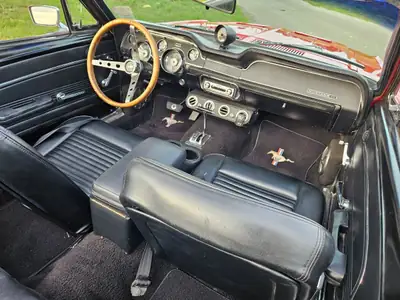 Ford Mustang 1967 Cabriolet V8 — Légende américaine rouge, moteur 289cui, importée des USA — Miniatura 8