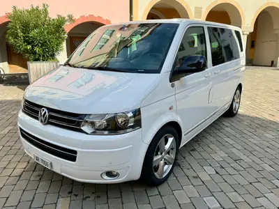 VW T5.2 Multivan Highline — 7 places, 4Motion, moteur neuf, aménagement premium — vue extérieure