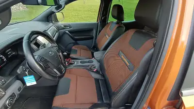 Ford Ranger Wildtrak 2.3 Diesel — Pick-up robuste 4x4, capacité de remorquage 3,5 tonnes — interior