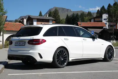 Mercedes-Benz C 43 AMG 4Matic — Break haute performance, 390 ch et transmission intégrale — intérieur