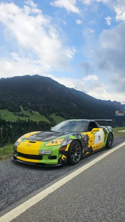 Chevrolet Corvette Z06 2006 — Muscle car légendaire, 620 ch et boîte manuelle — vista esterna