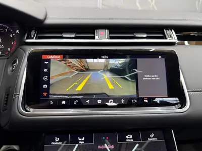 Range Rover Velar R-Dynamic P 300 SE — SUV premium tout-terrain, toit panoramique et équipements haut de gamme — Miniature 13
