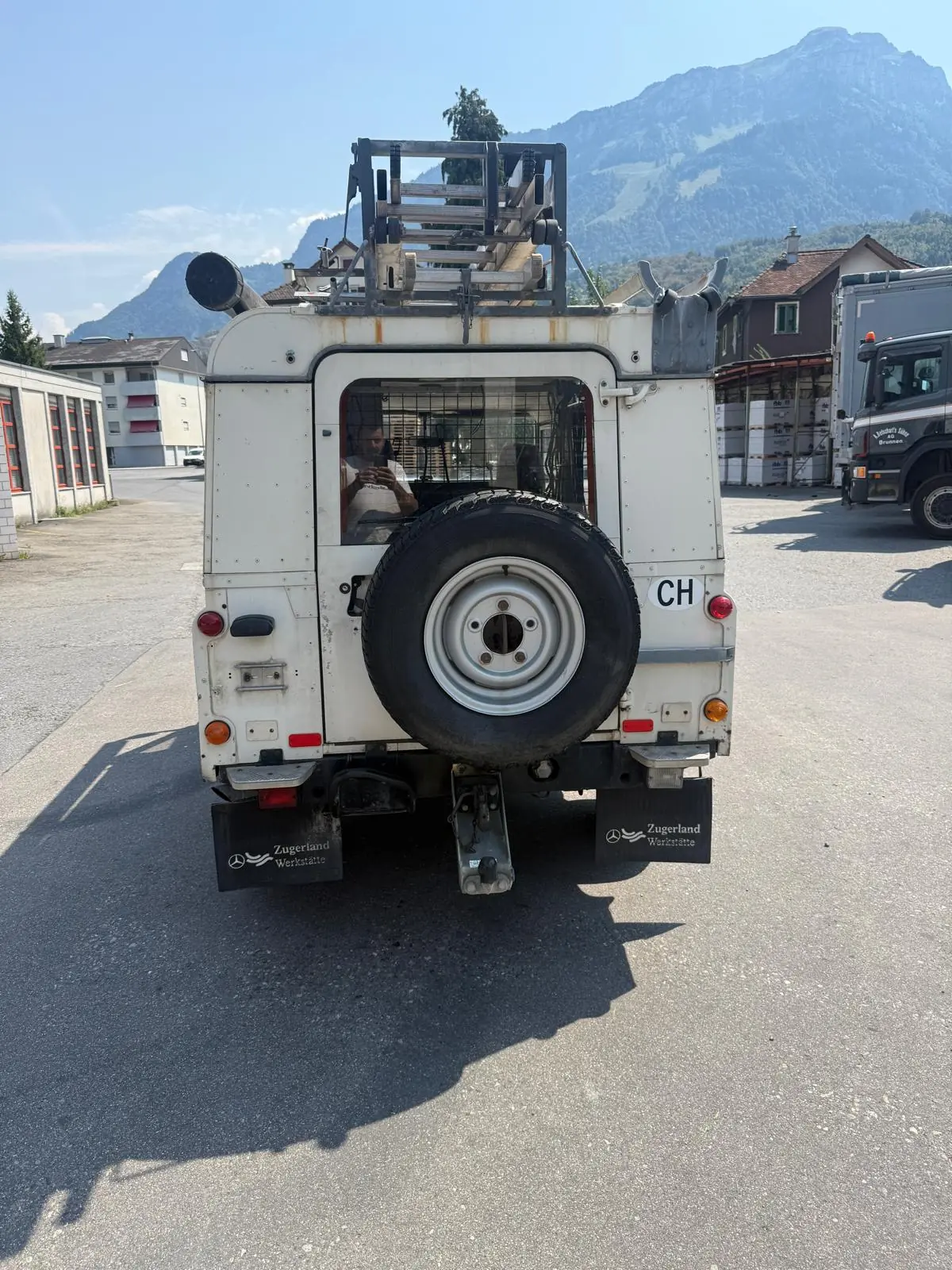 Land Rover 88 110 1986 occasion Brunnen — 2
