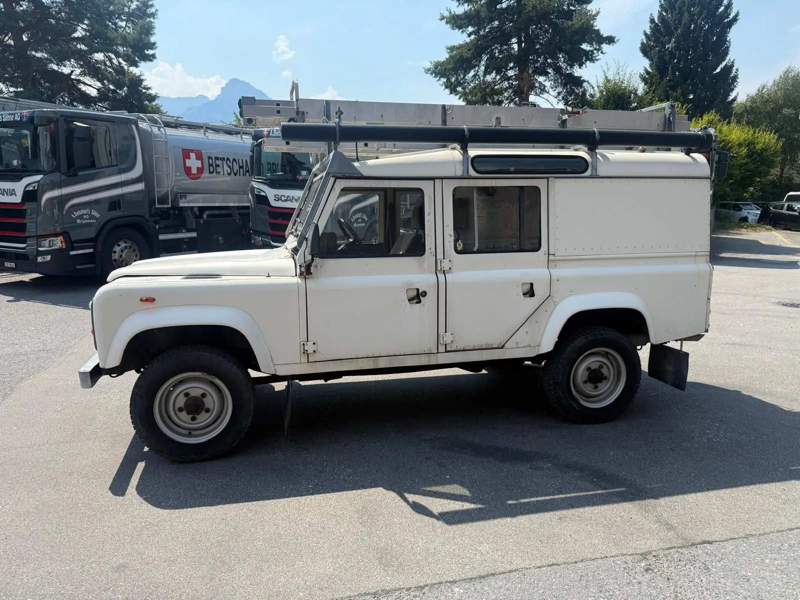 Land Rover 88 110 1986 occasion Brunnen — 1