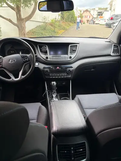 Hyundai Tucson 2.0 CRDi Vertex 4WD — SUV robuste diesel, 4x4 intégral et sans sinistre — Miniatur 8