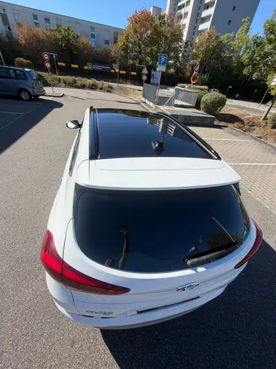 Hyundai Tucson 2.0 CRDi Vertex 4WD — SUV robuste diesel, 4x4 intégral et sans sinistre — Miniatur 10