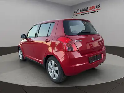 Suzuki Swift 1.3i 16V GL — Citadine fiable, climatisée et sans accident — interni