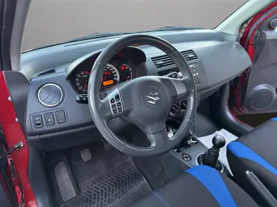 Suzuki Swift 1.3i 16V GL — Citadine fiable, climatisée et sans accident — Miniatura 10