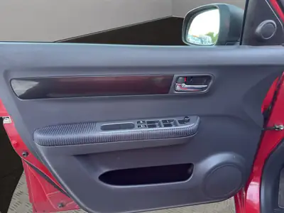 Suzuki Swift 1.3i 16V GL — Citadine fiable, climatisée et sans accident — Miniatura 12