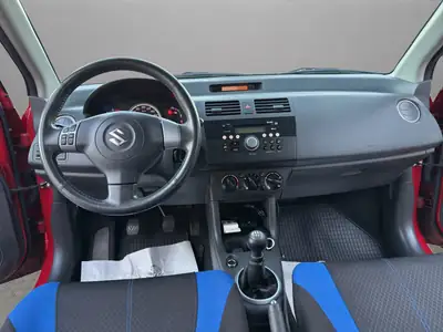 Suzuki Swift 1.3i 16V GL — Citadine fiable, climatisée et sans accident — Miniatura 14