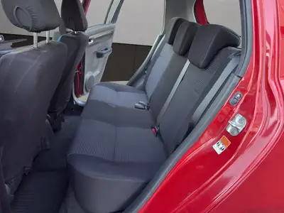 Suzuki Swift 1.3i 16V GL — Citadine fiable, climatisée et sans accident — Miniatura 13