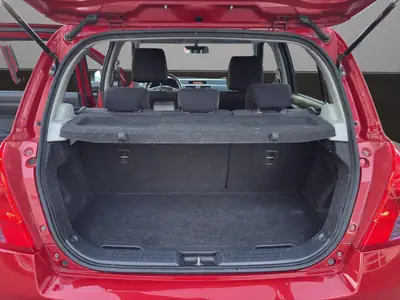 Suzuki Swift 1.3i 16V GL — Citadine fiable, climatisée et sans accident — Miniatura 19