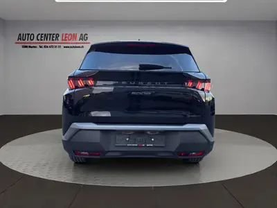 Peugeot 5008 145 Hybrid e-DCS6 — SUV 7 places écologique, très peu kilométré — tableau de bord