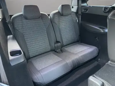 Peugeot 5008 145 Hybrid e-DCS6 — SUV 7 places écologique, très peu kilométré — Miniature 18