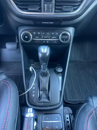Ford Fiesta 1.0 EcoBoost ST-Line X — Citadine dynamique, garantie jusqu'à 2027 — Miniatura 8