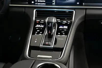 Porsche Panamera 4 E-Hybrid PDK — Berline sportive hybride rechargeable, 45'000 km — Miniatur 17