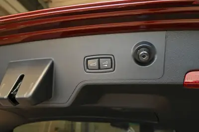 Porsche Panamera 4 E-Hybrid PDK — Berline sportive hybride rechargeable, 45'000 km — Miniatur 24