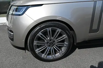 Range Rover D350 MHEV 2024 — Luxe hybride diesel, seulement 26 500 km — tableau de bord