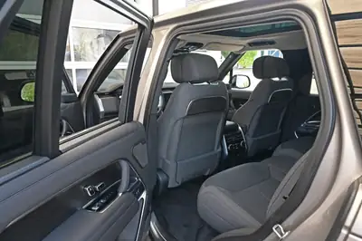 Range Rover D350 MHEV 2024 — Luxe hybride diesel, seulement 26 500 km — Miniature 13